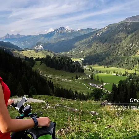 Powderia Family&freelance In The Centre Of Amadé